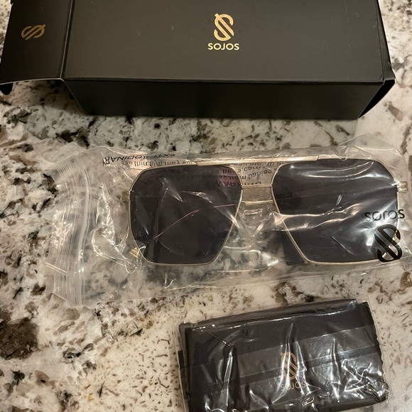 Sojos aviator sunglasses. New with original packaging - Picture 3 of 3